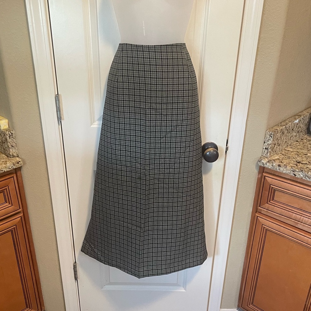 Black and white plaid Long skirt. 14W